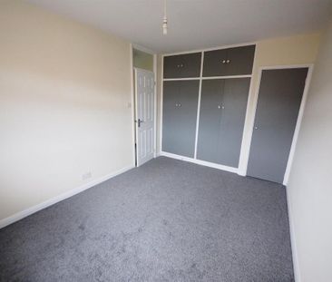 2 bedroom semi-detached bungalow to rent - Photo 3