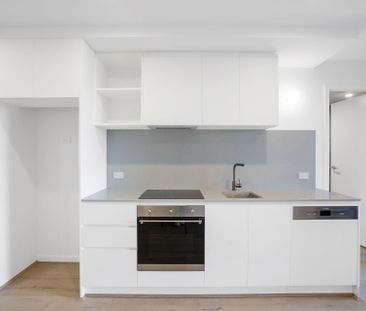 Comfort Meets Convenience, Welcoming Two-Bedroom Apartment in Metropol - Photo 1