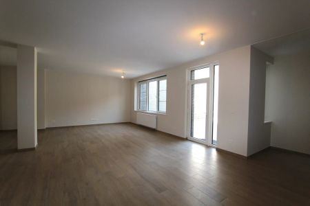 LUXE APPARTEMENT MET GROOT TERRAS - GELIJKVLOERS - Photo 3