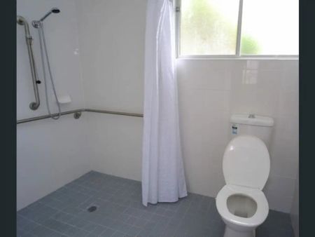 “WALKING DISTANCE TO STATION AND SHOPS” - Photo 5