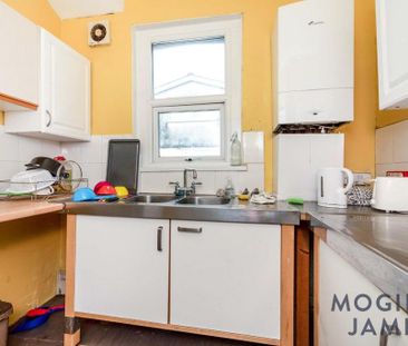 1 bedroom in a house share to rent - Photo 4