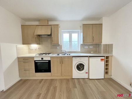 2 bedroom flat to rent - Photo 2