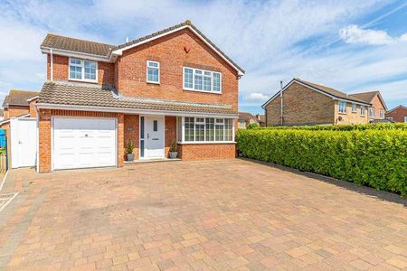 Hunter Close, Christchurch, BH23 - Photo 3