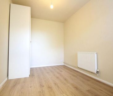 1 bedroom ground floor flat to rent - Photo 4