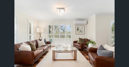 Panoramic Views in this Beautiful Family Home - Photo 4