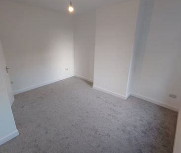 2 Bed End Terrace, Henley Road, LS13 - Photo 2