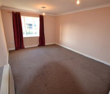 2 bedroom flat available - Photo 3