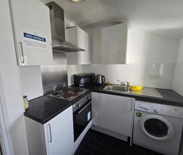 Studio Flat, Clarence Road, CR0 - Photo 1