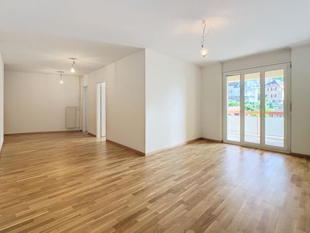 Magnifique appartement de 2.5 pièces au 3ème récemment rénové et bénéficiant d'une vue sur le lac. - Photo 3