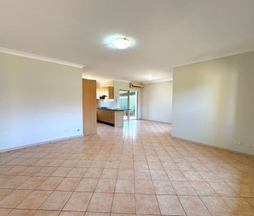 Spacious 3 Bedroom Full Brick Villa - Photo 4