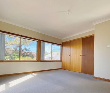 Spacious two bedroom townhouse - Photo 5