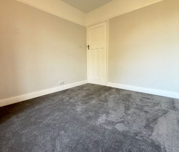 3 bedroom to property to rent on Kynaston Road, Bromley - Photo 2