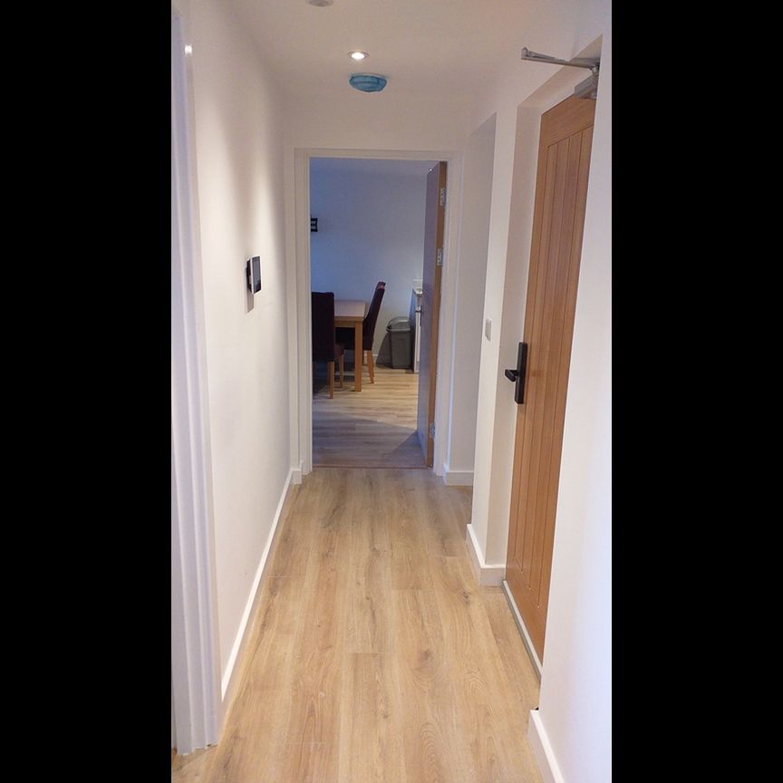 2 Bed Flat, Villa Street, NG9 - Photo 1