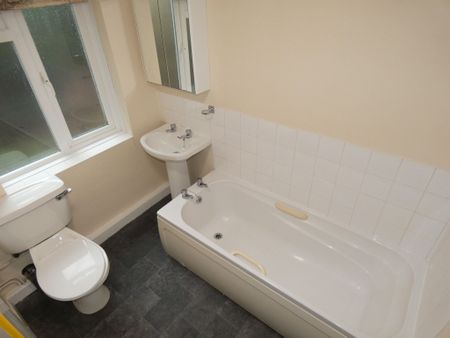 1 bed Apartment - To Let - Photo 4