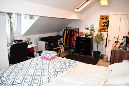 4 bedroom terraced house to rent - Photo 2