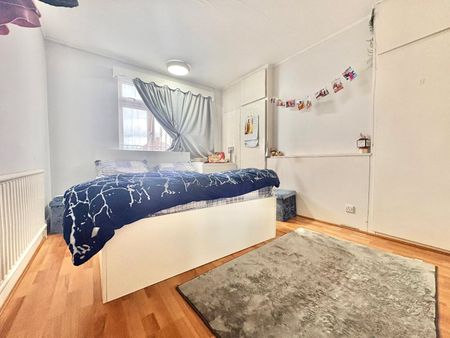 Cambridge Close, Hounslow, TW4 7BG - Photo 2