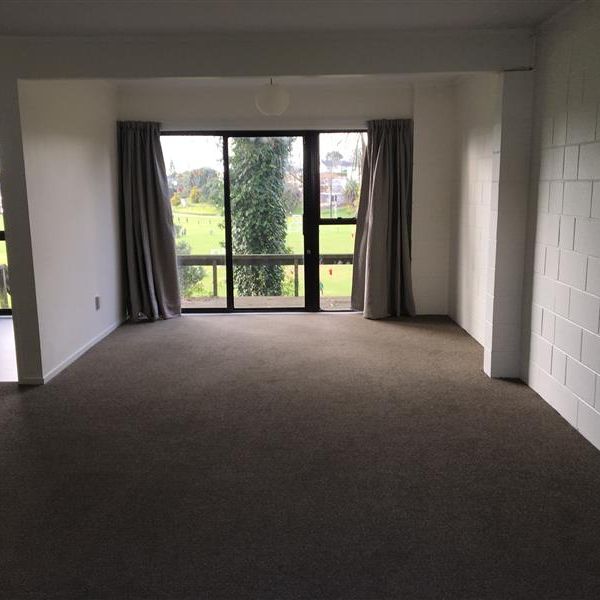 ELLERSLIE - 3 brm Townhouse - Great Locations - Photo 1