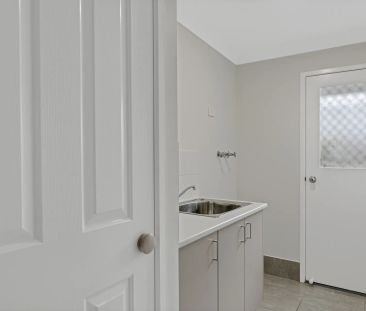 Beautifully Renovated 4-Bedroom Home in Central Maroochydore - Photo 6