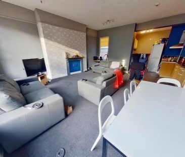 6 bedroom flat to rent - Photo 1