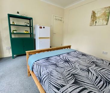 Room in a Shared House, Georgian Court, HA9 - Photo 5