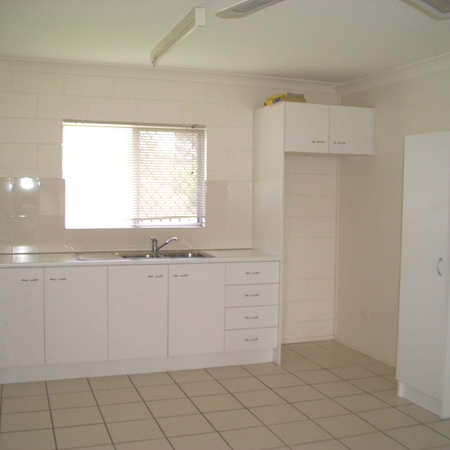 2 BEDROOM DUPLEX IN A CONVENIENT LOCATION! - Photo 3