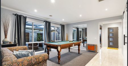 Stylish Family Living in a Former Display Home - Photo 2