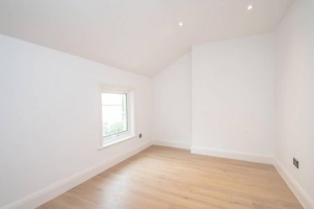 3 bedroom flat to rent - Photo 2