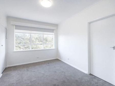 8 / 36 Woornack Road, CARNEGIE - Photo 2