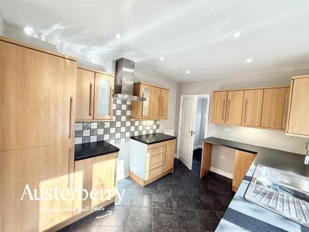 3 bedroom semi-detached house to rent - Photo 5