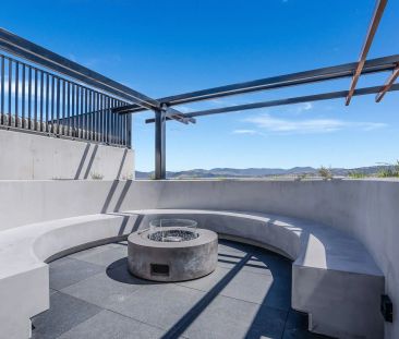 One Bedroom Apartment, Resort Style Living - Photo 3