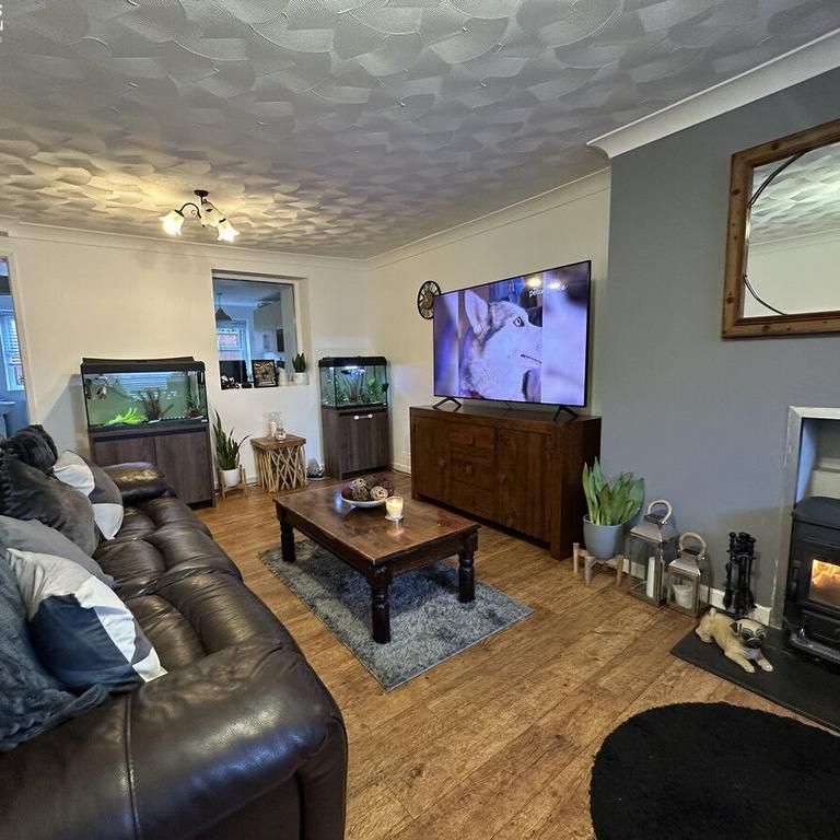 3 bedroom terraced house to rent - Photo 1