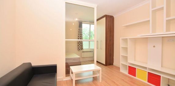 Studio to rent - Photo 2