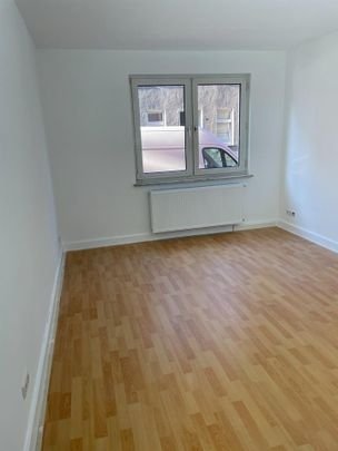 2,5 Zi EG mit Terrasse, Gartenanschluss, ruhige Seitenstrasse - Photo 1
