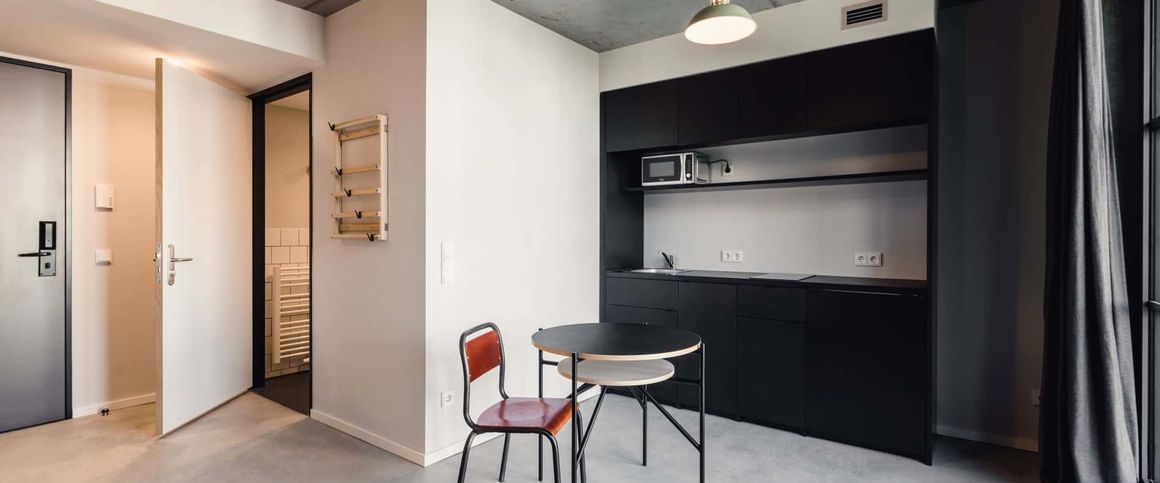 Neon Gold - Short/Long Term - Floor 3 - Photo 1