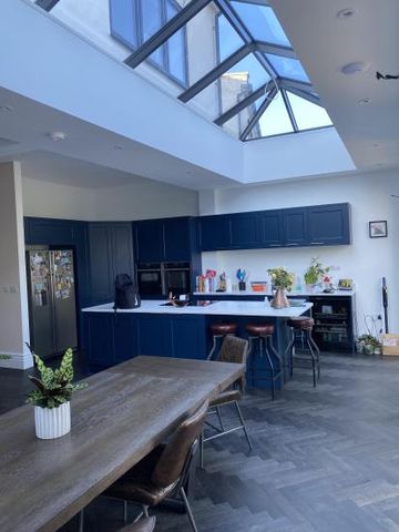 Large Double room with sole use of bathroom. - Photo 5