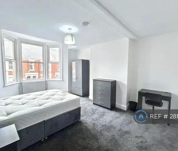1 bedroom in a flat share to rent - Photo 5