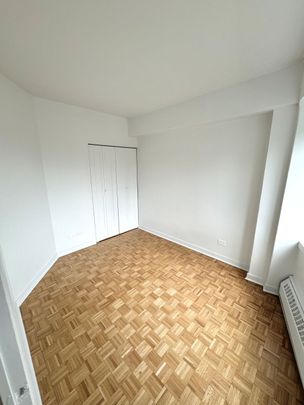 Amazing 3.5 available AUG 1- 175 Sherbrooke O - Photo 1