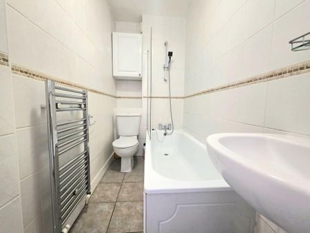 2 bedroom flat to rent - Photo 5