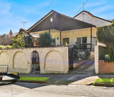 Fantastic Home Overlooking Drummoyne Oval - Photo 5