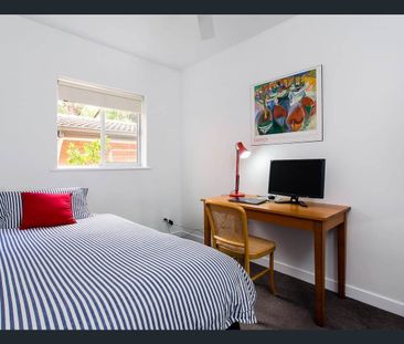 Spacious Outdoor Space! Fantastic Location! - Photo 4