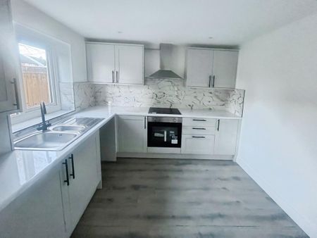 2 bedroom semi-detached house to rent - Photo 5