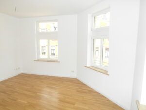 Gluckstr. 16, Wohnung 4 ~~~ Balkon, Fußbodenheizung, Tageslichtbad mit Wanne und Dusche, Parkett, Keller - Photo 2