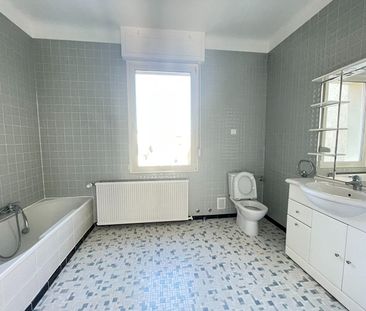 Location Appartement 3 pièces 92m² - Photo 2