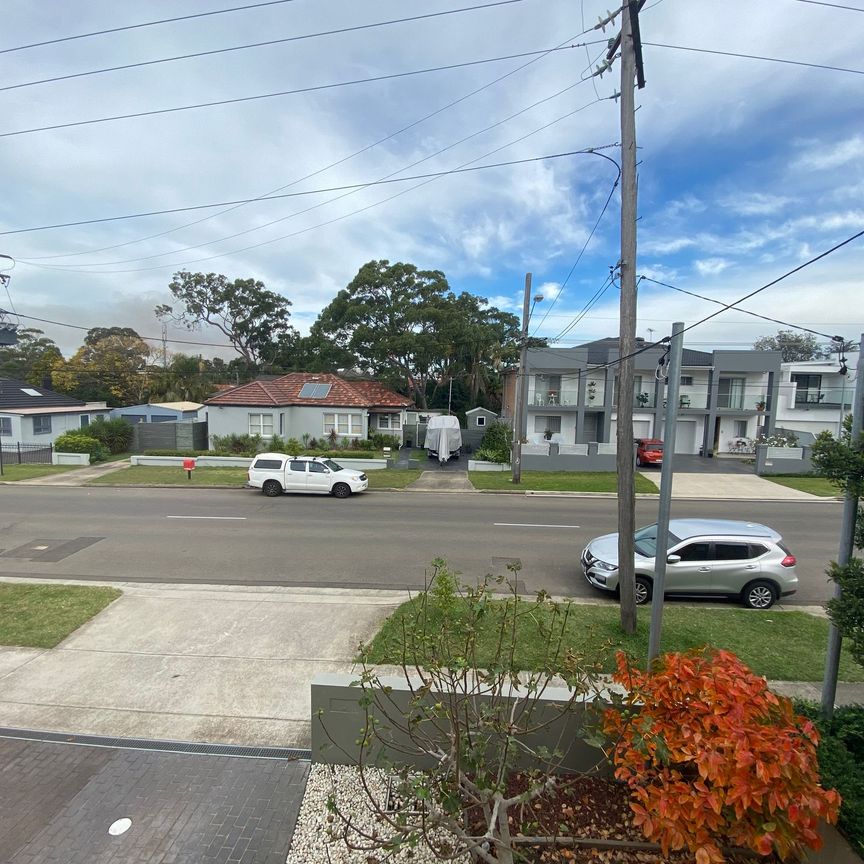 Spacious Four Bedroom Home With Ducted Air Conditioning Throughout - Photo 1