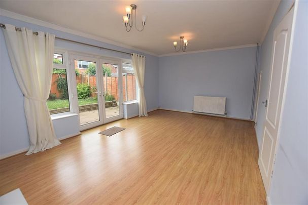 3 bedroom terraced house to rent - Photo 1