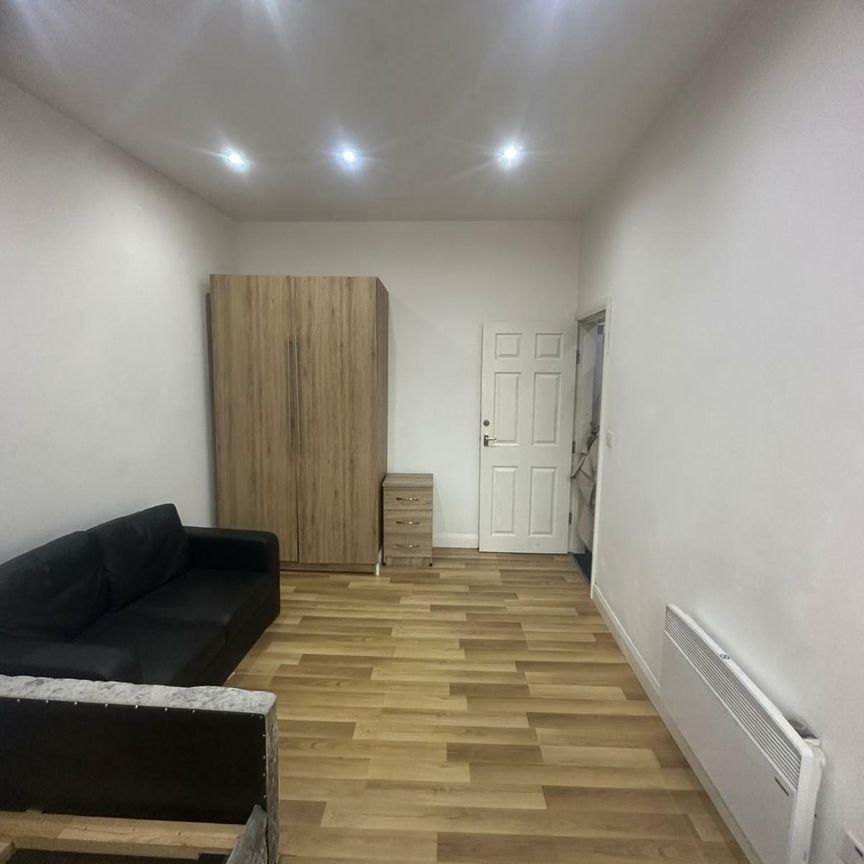 Mabgate, Leeds, LS9 - Photo 1