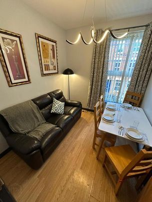 Room 4, 37b Wellesley Ave, Belfast, BT9 6DG - Photo 1