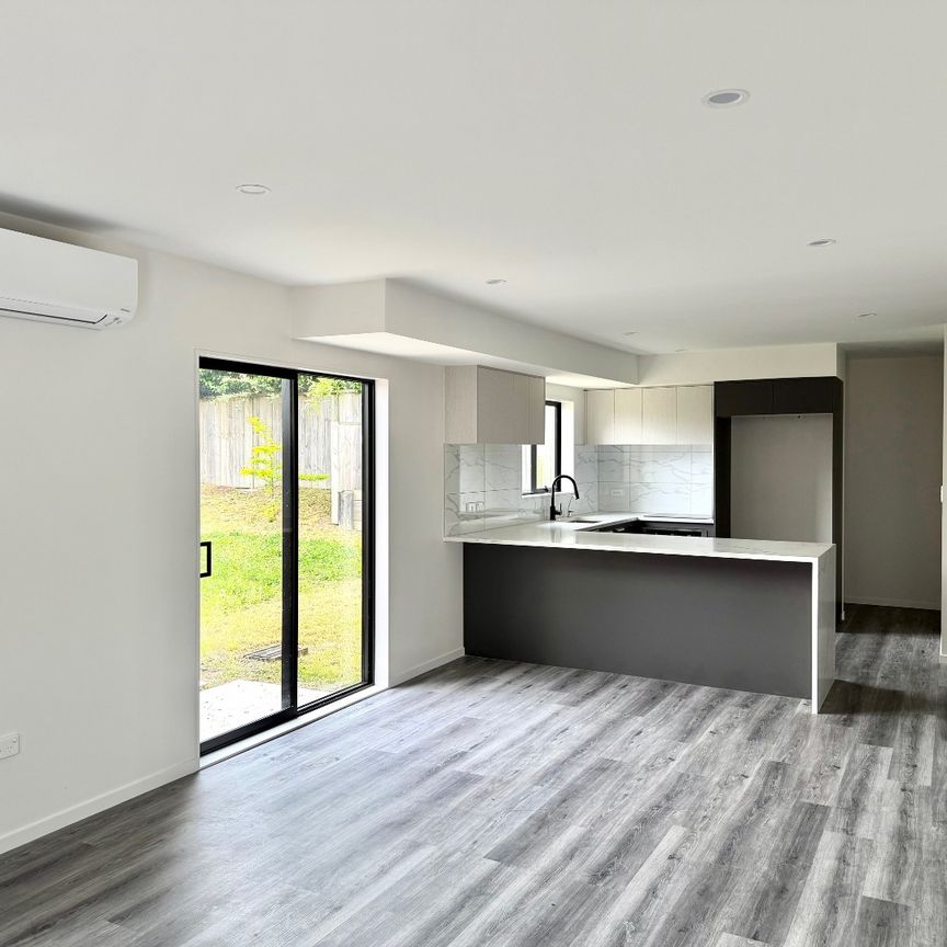 17B Martin Place, Kelston, Auckland - Photo 1