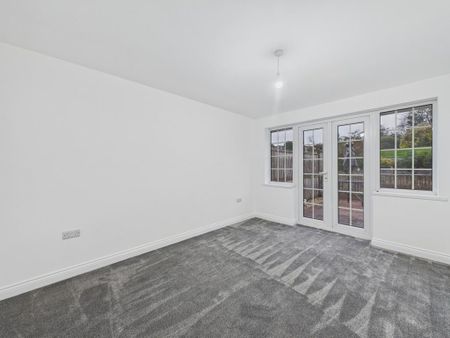 2 bedroom semi-detached bungalow to rent - Photo 4