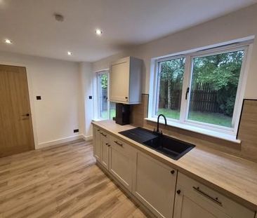4 bedroom detached house to rent - Photo 6